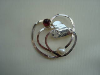 ROSE RED - silver, gold garnet & freshwater pearl brooch